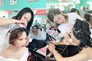 年龄小学化妆美甲北京化妆课哪家教得比较好