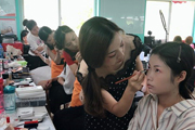 北京美妆培训哪家好，该怎么选择？
