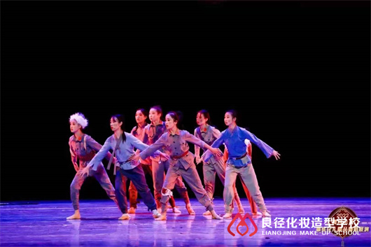 BTV北京良径化妆学校学员化妆实习 舞台演出15
